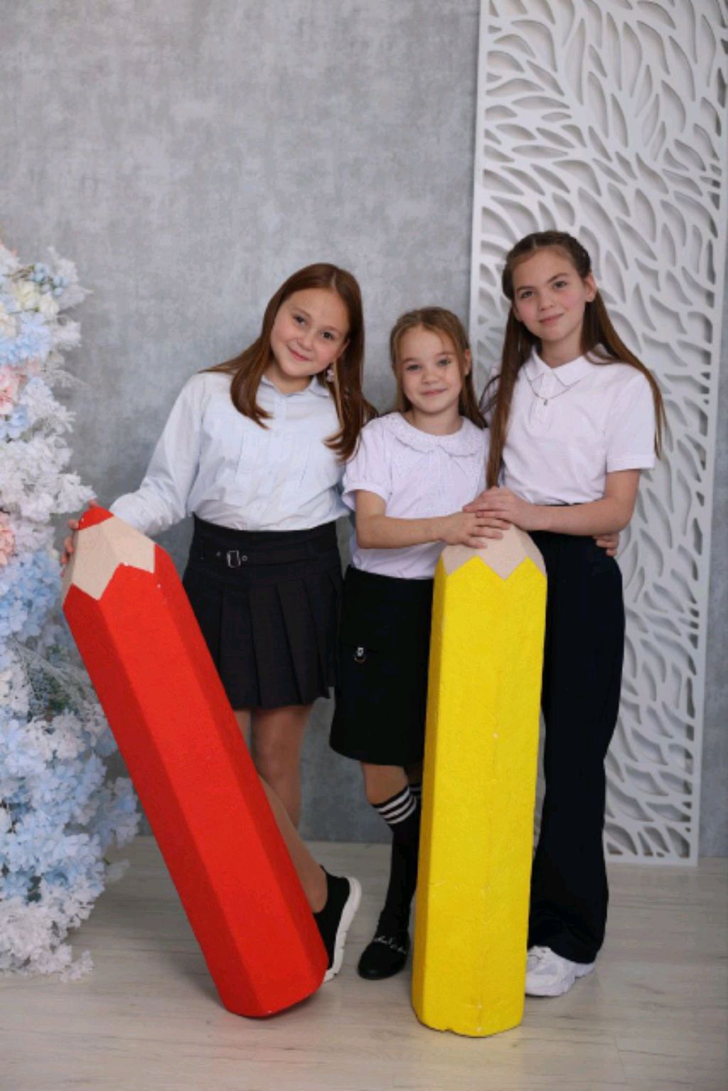 г