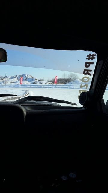 Раздать угла по льду, на летних шинах? Да без проблем 😎👌
