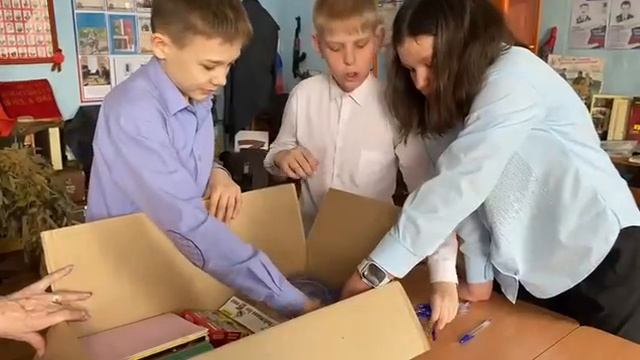 Две школы Кузбасса собрали помощь для ребят из Горловки