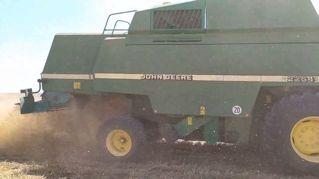 Уборка озимой пшеницы 2020 комбайном John Deere 2264 (классика vs no till)
