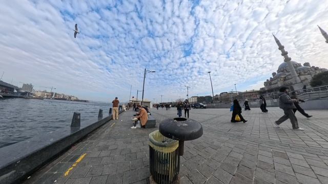 Стамбул 9_1. Королева съемки наснимала урну.