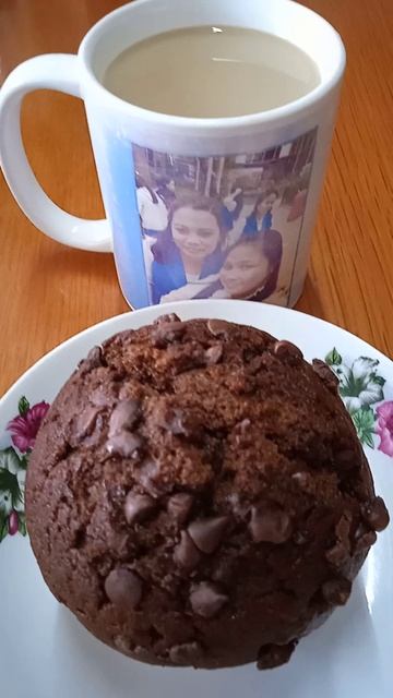 Satisfying taste Chocolate Cake 🍰 with coffee #asmr #shorts #yummy #sweet #chocolate #chocolatecake