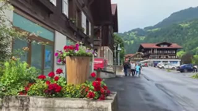 Лаутербруннен, Швейцария - Дождливая прогулка по самой красивой швейцарской деревне - Настоящий рай