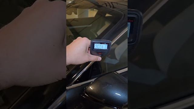 Проверка кузова Porsche Taycan. Толщиномером нужно уметь пользоваться.