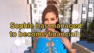 This is what Sophie does for a living in the US after she got dumped by Rob