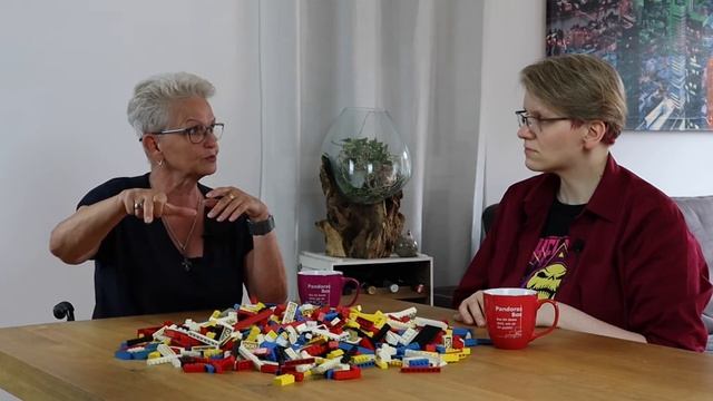 Kaffeestunde - Die Lego Oma Rita Ebel trifft Pandoras Box - Ein Interview
