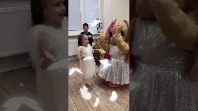 Аминочка,солнышко,с днём рождения 🎉 зайка очень была рада приехать к тебе 😘