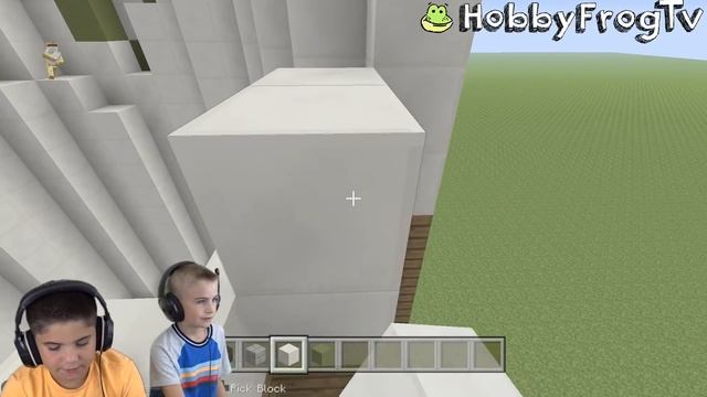 Minecraft Starbucks Cup Build by HobbyFrogTV