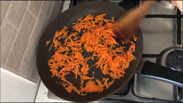 ЖаРИМ вместе 🔥🥟Пирожки с капустой🥕🥬