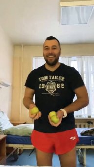 Васёна бодрячком!!! Развлекаемся как можем!!! Тоска в больничке 🤪 Ждем второй этап операции ✅
