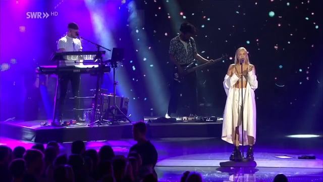 Anne Marie "Karate" LIVE at SWR3 New Pop Festival 2017