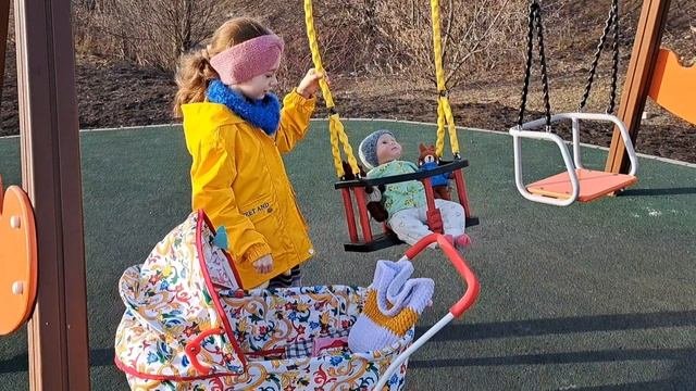 Вяжу манишку/Прогулка.