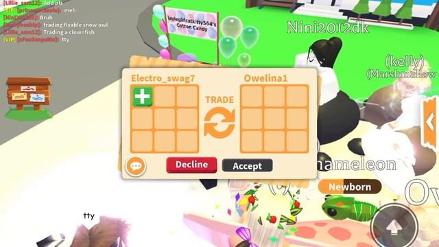 Trading my chameleon in Riblox adopt me!!