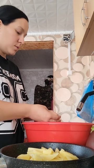 Готовим с музыкой кто делает так #сельскаякатюшка72 #готовкадома