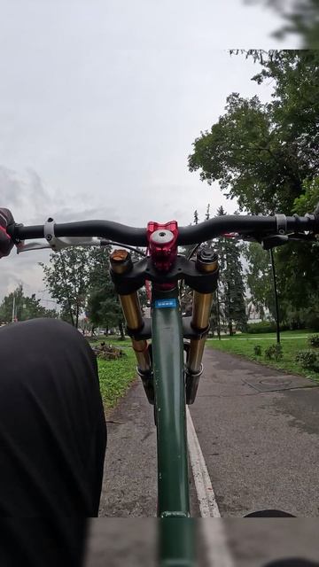 У СитиМолла. #велосипед  #тудысюдынавелосипеде