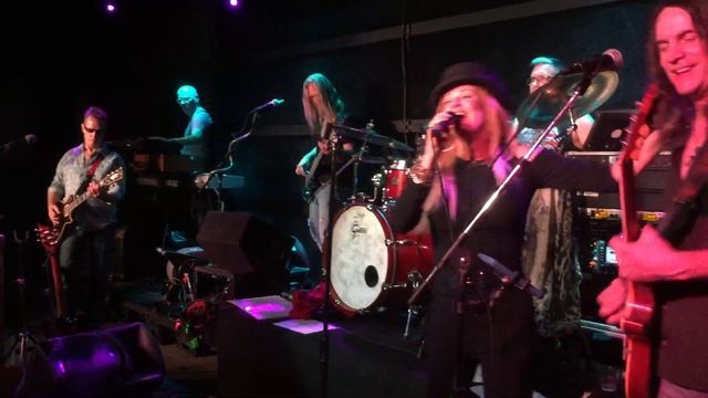 Dream On performing "Barracuda" (Heart cover) - 9/10/2019 Memphis Nightclub