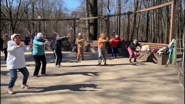 Воскресные ПРОГУЛКИ в парке Царицыно, тренер Андрей Тоцкий