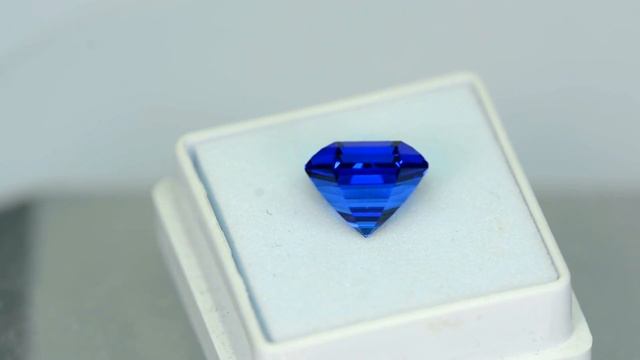5.71ct AAA Tanzanite