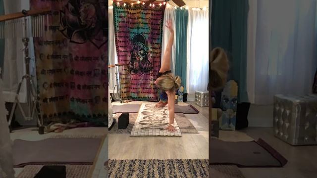 Saturday Flow with Kelly 5/22/20