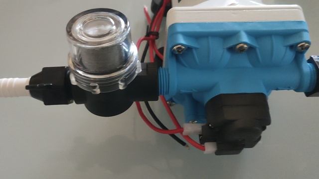 Автодом непогружной насос 12V Singflo HY-304551R на 9 лит.2 Бар www.autodom-shop.ru 89151021921