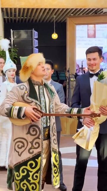Театрализованный выход невесты и жениха В Алматы  8 775 888 4002 #той #ведущий #тамада #әнші
