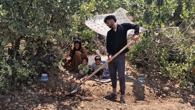Nomadic Life: A stranger helps a single mother build a mountain shelter