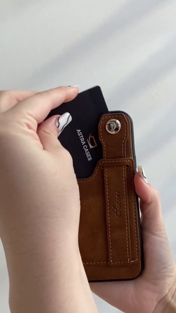 Obli Leather Iphone Wallet Case | Link in bio 😮💨