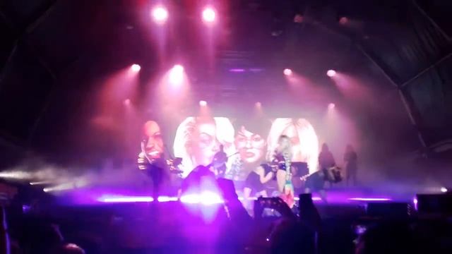 Rita Ora - Girls (Barcelona 2018)