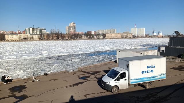 лед на Неве
