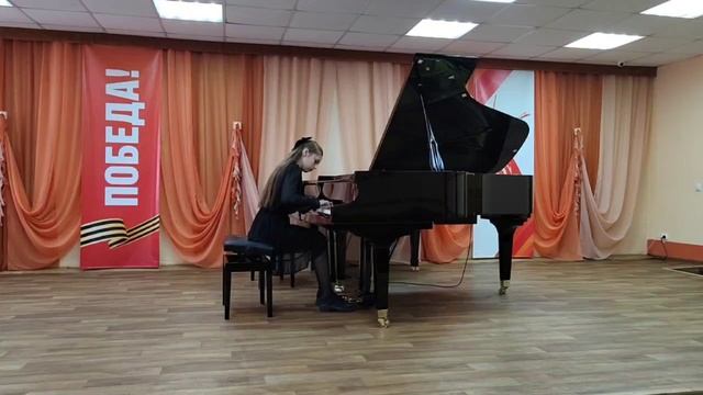 Короткая Ангелина   А.Хачатурян "Две смешные тетеньки поссорились"