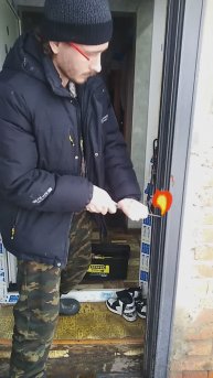 Ремонт входной двери. Смешно