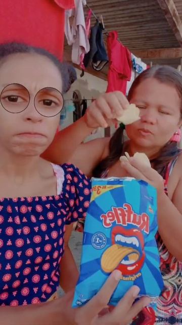 ELA PEGOU MINHA BATATA FRITA #janeladoriso #shorts #trending #viral  #short #youtubeshorts #popit