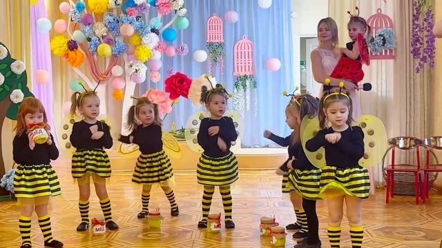 🌼 Наш второй утренник у 5 группы прошел на ура! 🎉