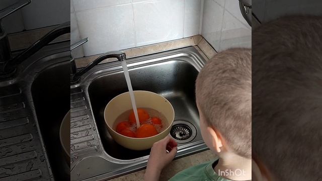 Как правильно мыть овощи и фрукты.