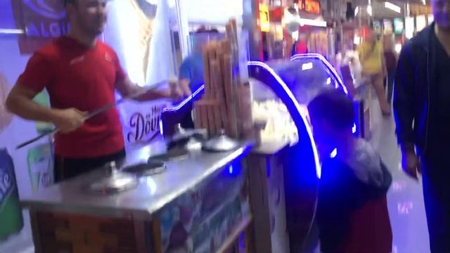 Видео Кирилл и Турецкое мороженое/Turkish ice cream