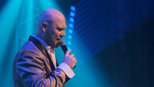 «Ti penso e cambia il mondo» солисты Брянского городского эстрадного оркестра и Максим Дегтерёв