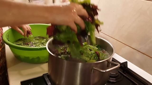 Mâncare de lobodă cu legume, ou și afumătură de la Bunica 🇷🇴