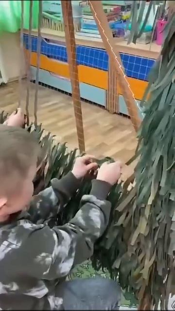 Большей милоты вы никогда не видели. Дети плетут масксеть