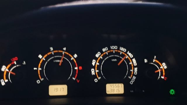Езда по новым дорогам возле Тольятти на автомобиле Лада Нива Тревел