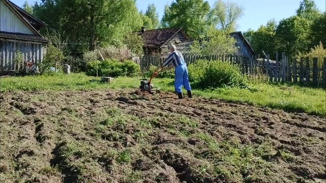 Вспашка под картошку. Прошлый год.