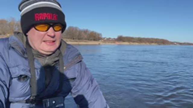 Рыбалка с лодки в марте.