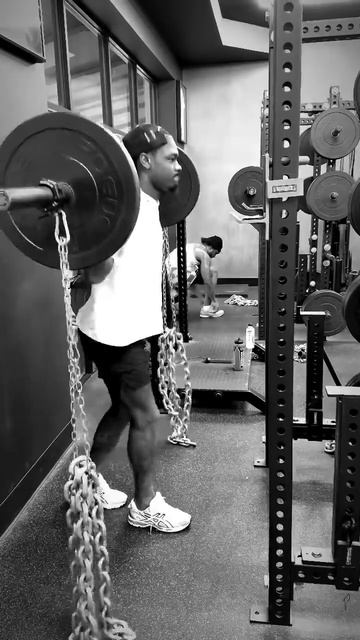 [Highlight] Stefon Diggs in the weight room 5 months after tearing ACL
