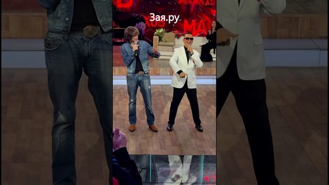 Александр Буйнов спел с внуком у Малахова