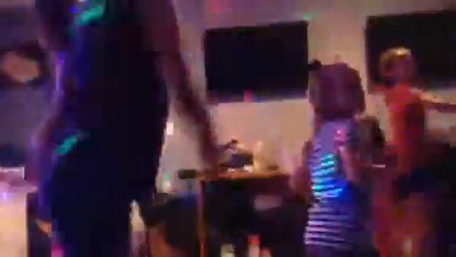 Dancing Peyton, Logan, Lili