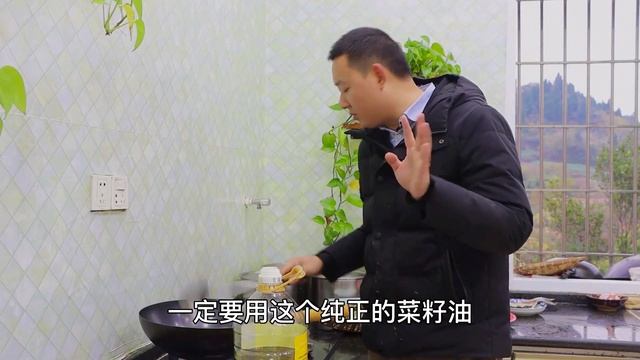 地道四川冷吃牛肉做法，麻辣过瘾越嚼越香，可以当零食的特色川菜