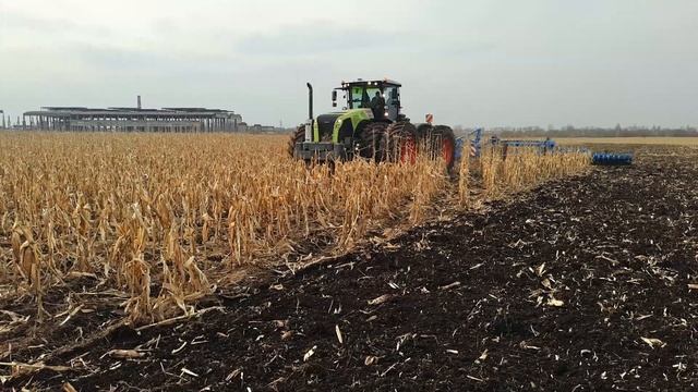 Трактор Claas Xerion 5000 и дисковая борона Lemken Heliodor Gigant 12S 1600 АПК Родное #7