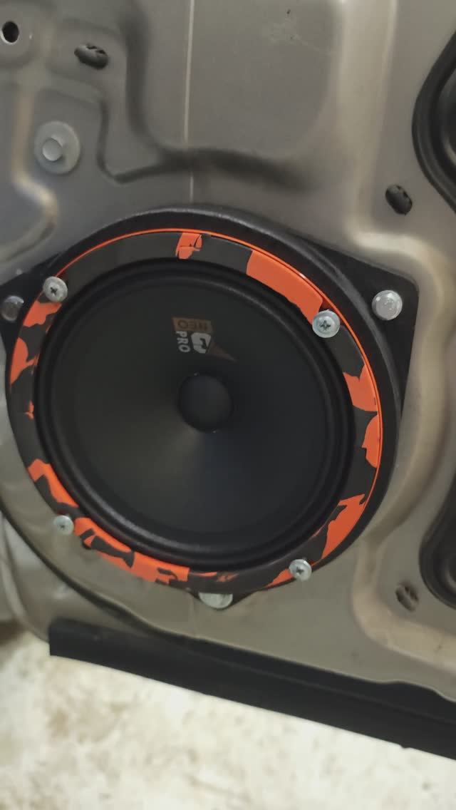 Замена динамиков в передних дверях Рено Колеос на DL Audio Gryphon Pro 165 Neo
