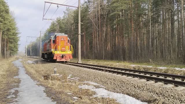 тепловоз ТЭМ18ДМ-2007 следует резервом на перегоне Ржевка - Заневский пост 1