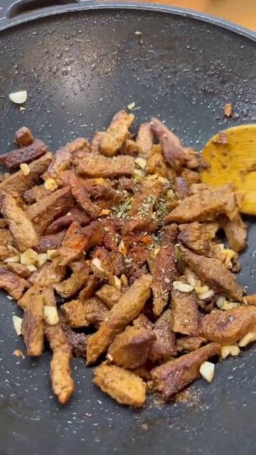 Лапша с говядиной .