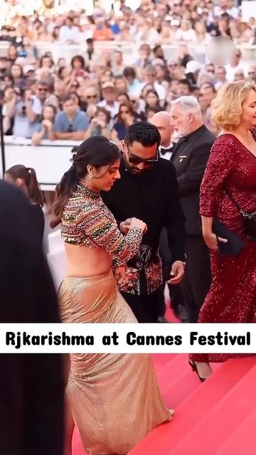 Rjkarishma badly ignored by Cameraman in Cannes Festival 😂